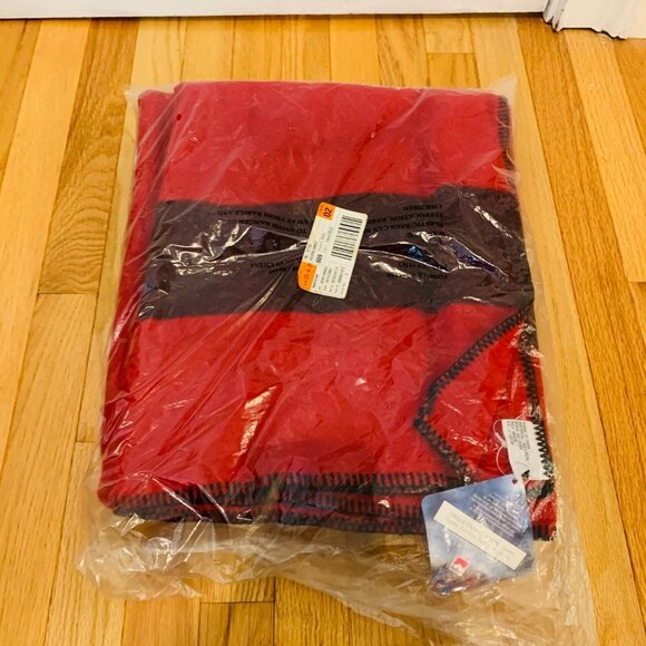 NEW w/ Tag 2003 MARLBORO 100% Wool Camp Blanket Throw Red Black Stripe 56"x67" - Picture 1 of 6
